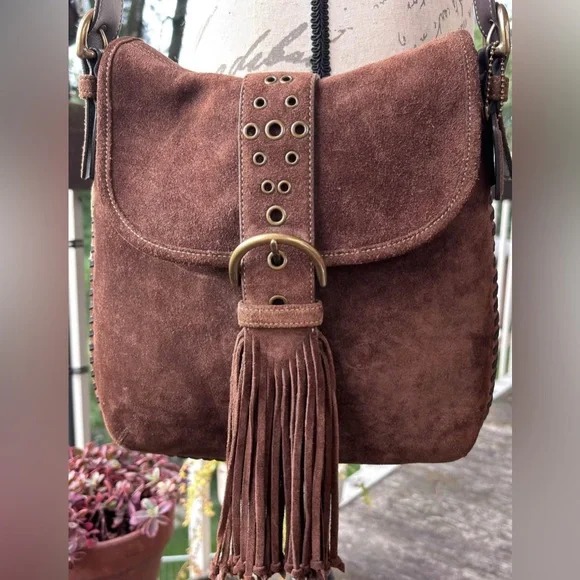 Vintage/Rare Coach Suede Tassel Shoulder Bag
Limited Edition Collectable
#5484 - Picture 3 of 11